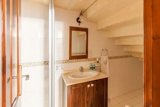 Family Ev, Birden Çok Yatak (Villayana Gozitan Farmhouse with pool)