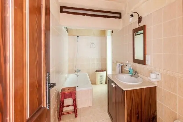 Family Ev, Birden Çok Yatak (Villayana Gozitan Farmhouse with pool)