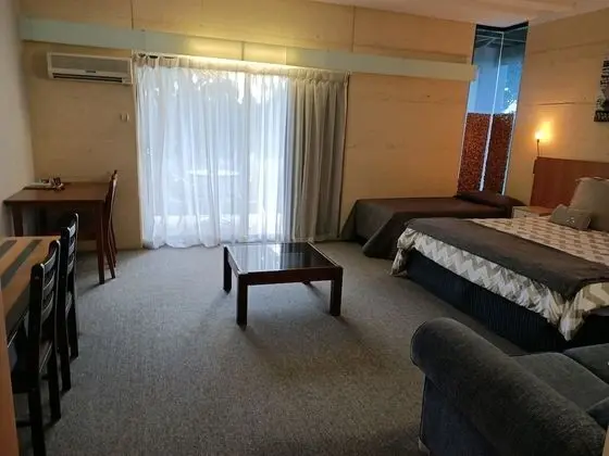 Standard Tek Büyük veya İki Ayrı Yataklı Oda, 1 Yatak Odası, Sigara İçilmez, Küçük Mutfak