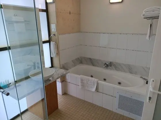 Standard Tek Büyük veya İki Ayrı Yataklı Oda, 1 Yatak Odası, Sigara İçilmez, Küçük Mutfak