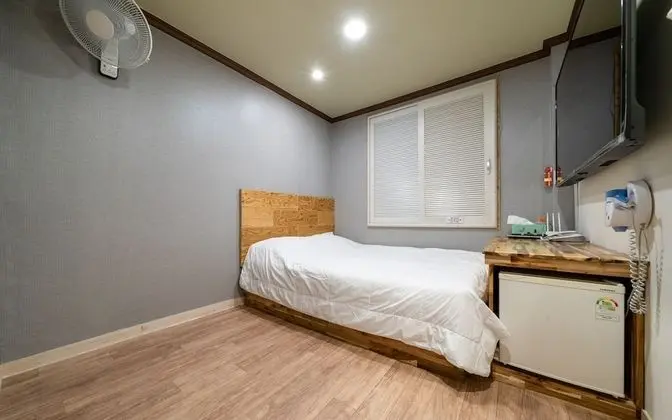 Oda (Double (for 2 guests must check in by)