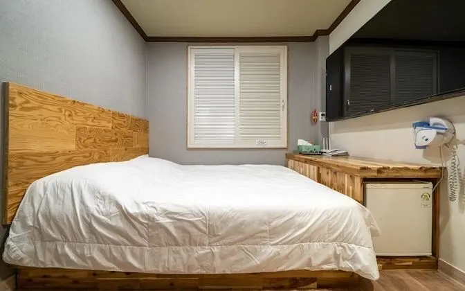 Oda (Double (for 2 guests must check in by)