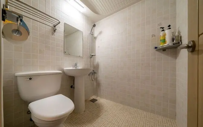 Oda (Double (for 2 guests must check in by)