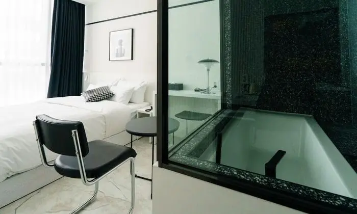 Oda, Küvet (More Pretty Room)