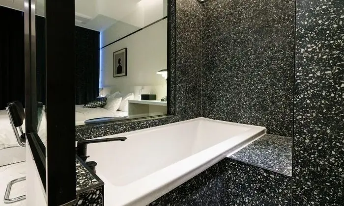 Oda, Küvet (More Pretty Room)