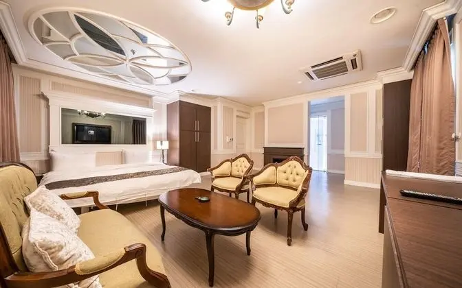 Oda (VIP (Room assignment upon arrival in )