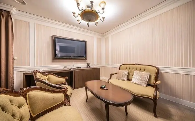 Oda (VIP (Room assignment upon arrival in )