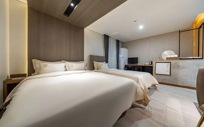 Oda (Deluxe room (double+single high-end b)