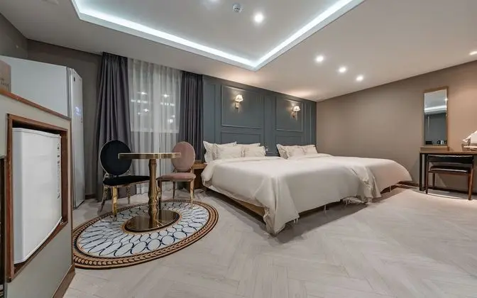 Oda (VIP Family Room (installation of high)