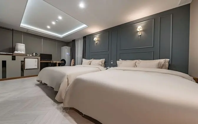 Oda (VIP Family Room (installation of high)