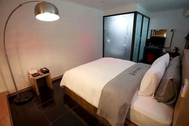 Oda (VIP Duplex (Wine 1 bottle free event))