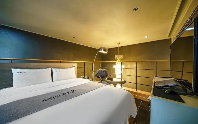 Oda (VIP Duplex (Wine 1 bottle free event))