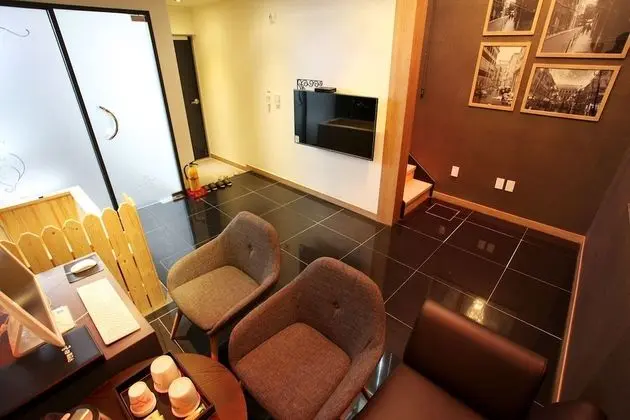 Oda (VIP Duplex (Wine 1 bottle free event))