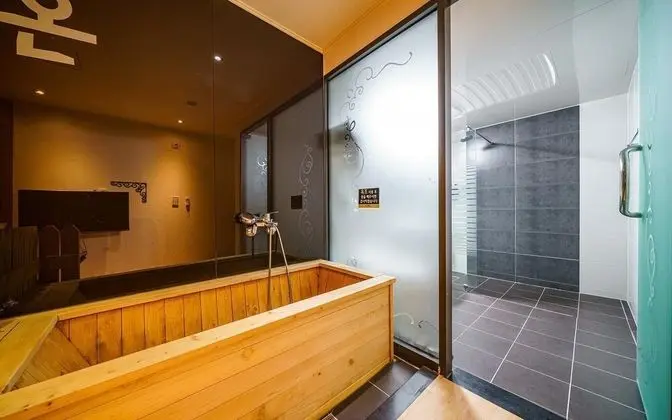 Oda (VIP Duplex (Wine 1 bottle free event))