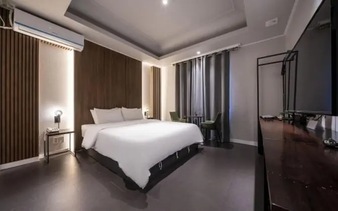 Oda (Infinite room (regular room Netflix v)