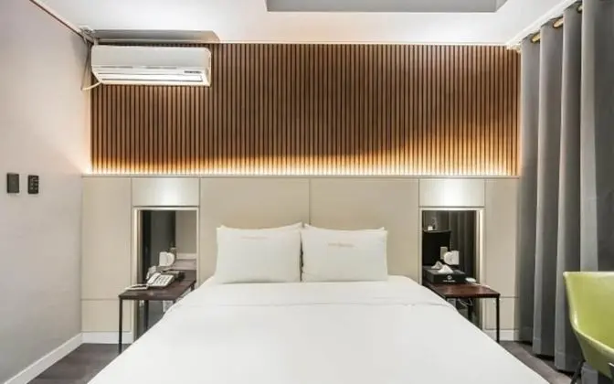 Oda (Infinite room (regular room Netflix v)