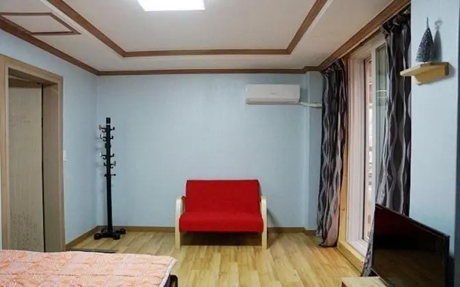 Oda (Sky (the second floor))