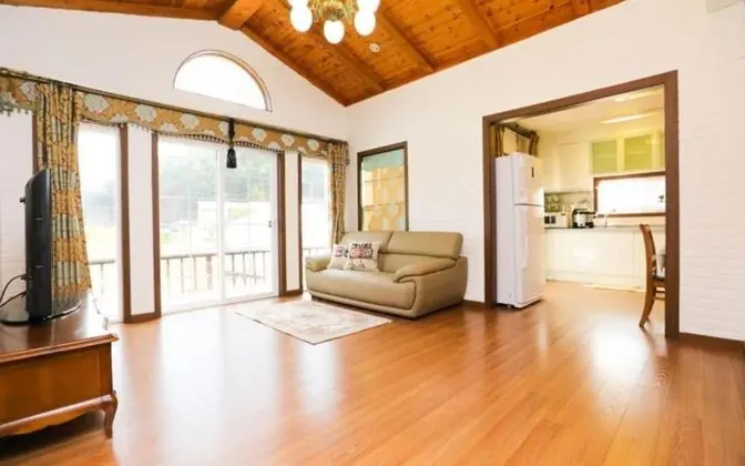 Oda (Unshared House Grand Room (Duplex))