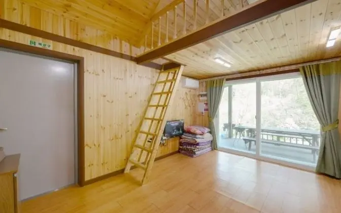 Oda (Empty (duplex))