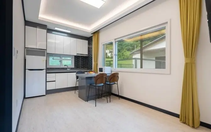 Oda (Building C Room 103 (with dogs))