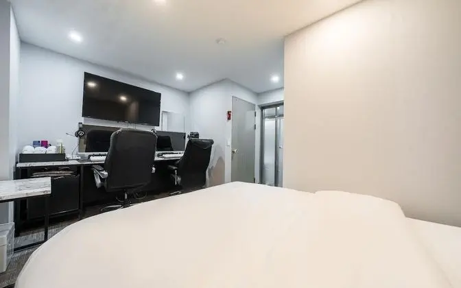 Oda (2 Gaming PC (GTX2060 Netflix Availabl)