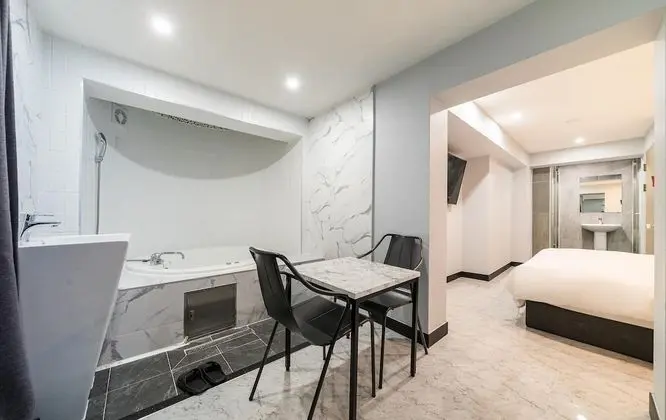 Oda (2 Gaming PC (GTX2060 Netflix Availabl)