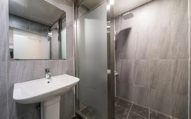 Oda (2 Gaming PC (GTX2060 Netflix Availabl)