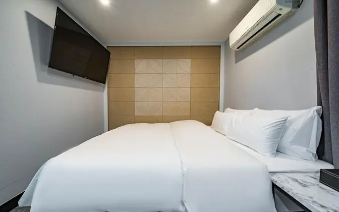 Oda (Healing Room (River View Netflix Avai)