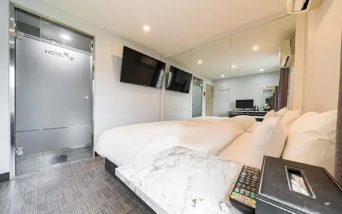 Oda (Healing Room (River View Netflix Avai)