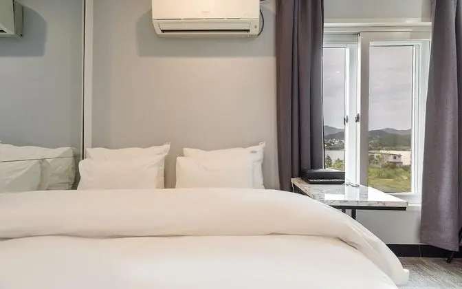 Oda (Healing Room (River View Netflix Avai)