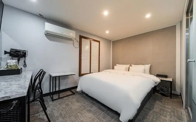 Oda (Standard Room (Netflix Available Rand)