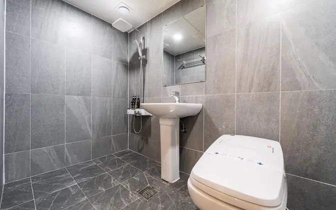 Oda (Standard Room (Netflix Available Rand)