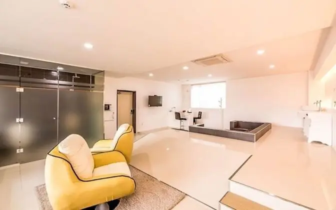 Oda (201 MIRACLE MILE (spa))