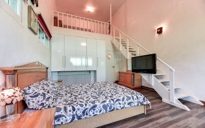 Oda (Sunny Forest (Unshared House Duplex))