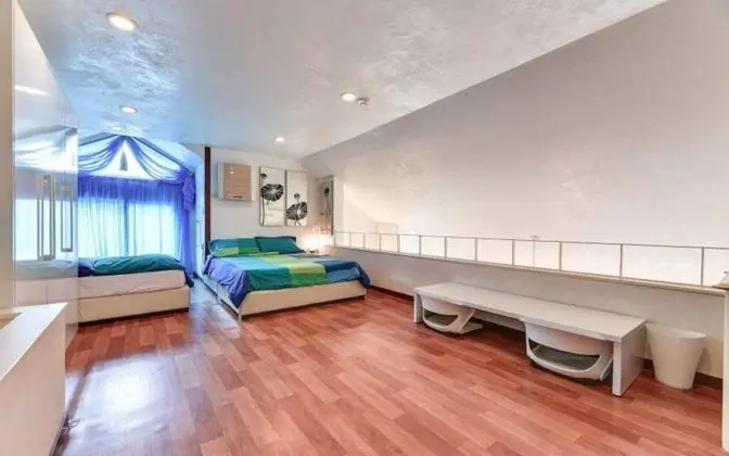 Oda (Sunny Forest (Unshared House Duplex))