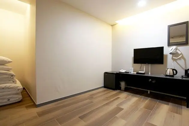 Oda (Korean-style Ondol Room)