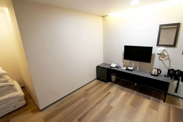 Oda (Korean-style Ondol Room)