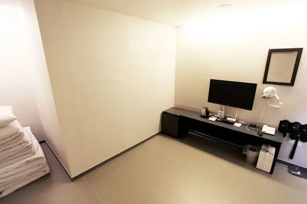 Oda (Korean-style Ondol Room)