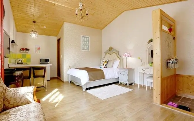 Oda (Golden-flower Lily)