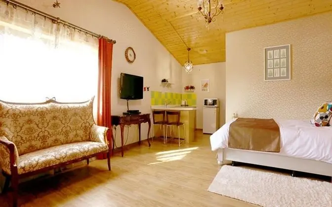 Oda (Golden-flower Lily)