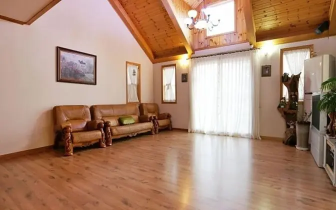 Oda (Grand Room (Unshared House Duplex))