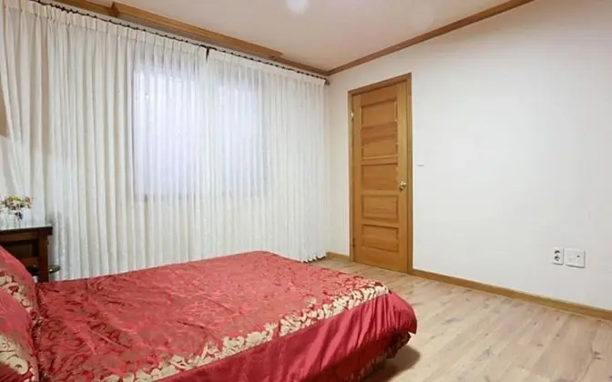 Oda (Grand Room (Unshared House Duplex))