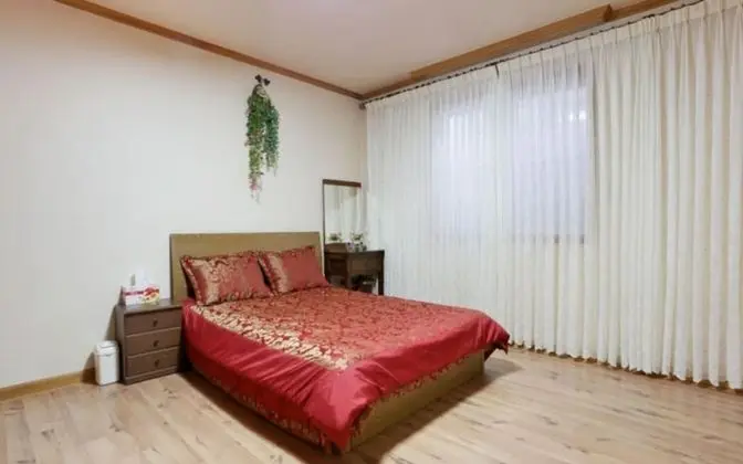 Oda (Grand Room (Unshared House Duplex))