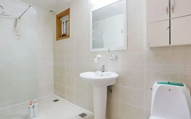 Oda (Grand Room (Unshared House Duplex))