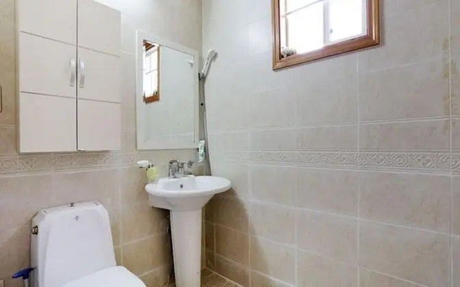 Oda (Grand Room (Unshared House Duplex))