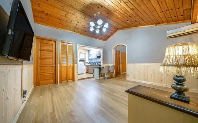 Oda (Sun (Private House and BBQ))