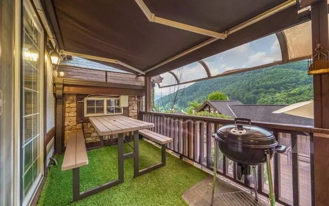 Oda (Sun (Private House and BBQ))