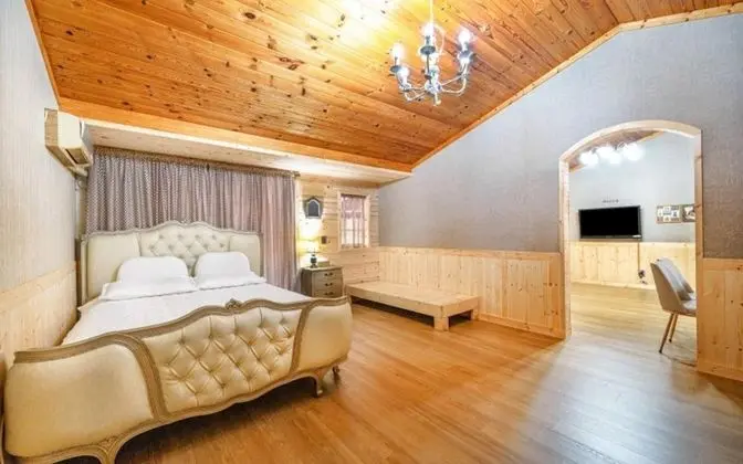 Oda (Sun (Private House and BBQ))