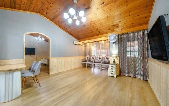 Oda (Sun (Private House and BBQ))