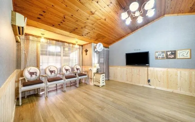 Oda (Sun (Private House and BBQ))